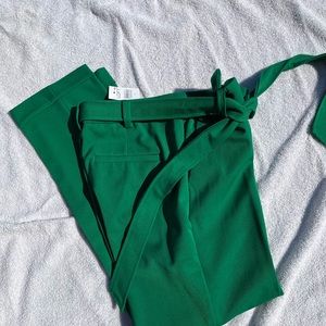 LOFT Kelly green ankle pants with belt